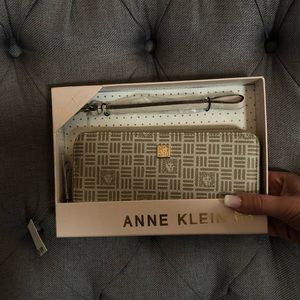 Anne Klein wallet